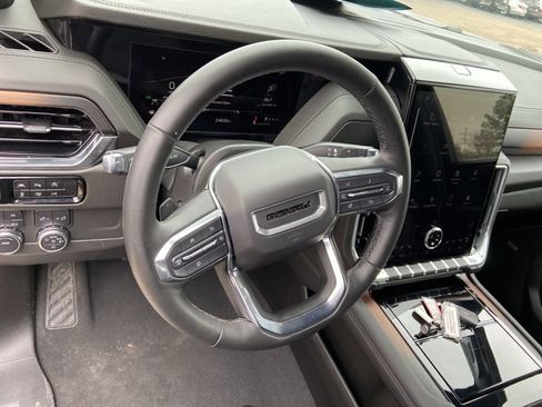 Used 2025 GMC Yukon Denali image 34