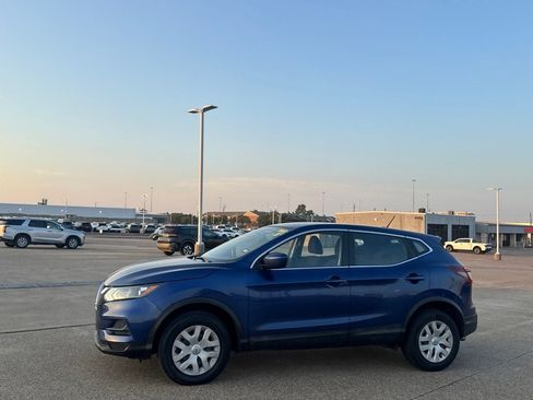 Used 2020 Nissan Rogue Sport S FWD image 12