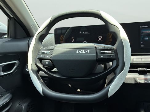 Used 2025 Kia K4 FWD image 19
