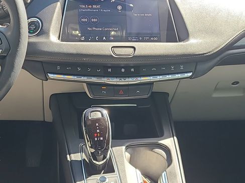 Used 2023 Cadillac XT4 Premium Luxury image 22