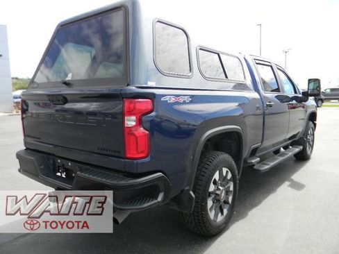 Used 2021 Chevrolet Silverado 2500 Custom w/ Custom Value Package AWD/4WD image 2