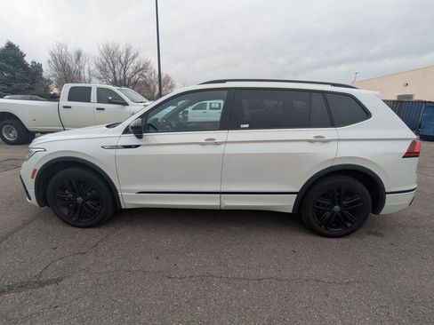 Used 2022 Volkswagen Tiguan SE R-Line image 9