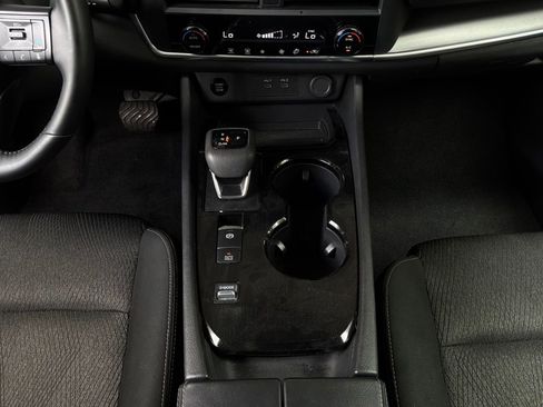 Used 2025 Nissan Rogue SV FWD image 15