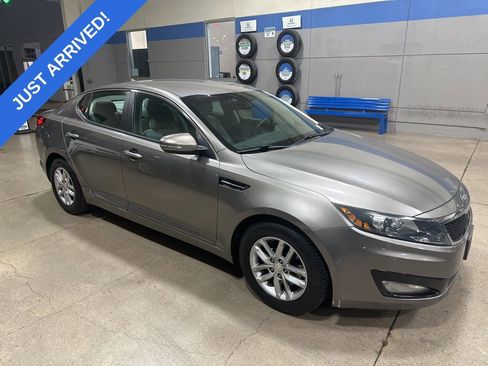 Used 2013 Kia Optima LX w/ Convenience Plus Pkg image 2