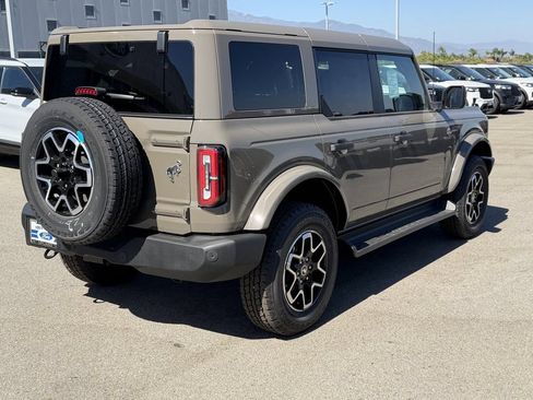 New 2026 Ford Bronco Outer Banks AWD/4WD image 8