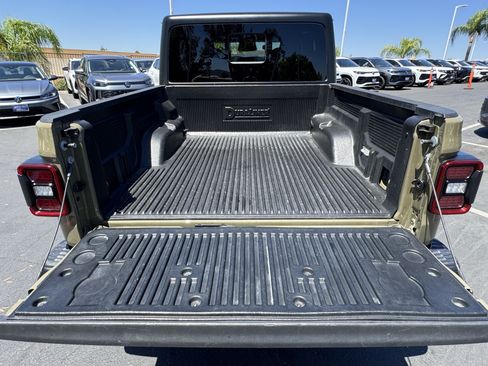 Used 2026 Jeep Gladiator Rubicon AWD/4WD image 36