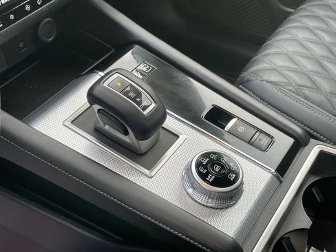 Used 2025 Mitsubishi Outlander SEL image 36