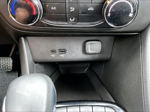 Used 2024 Buick Encore GX Preferred FWD image 24