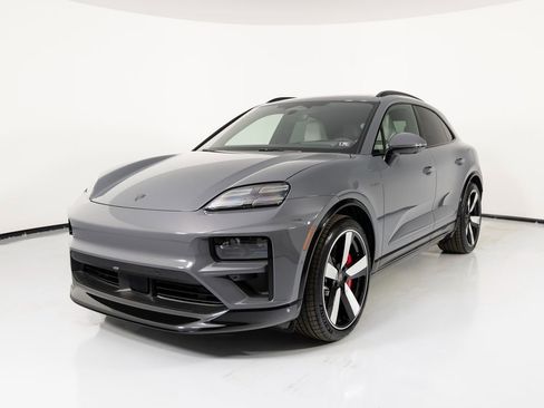 New 2025 Porsche Macan Turbo Electric image 6