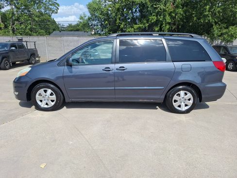 Used 2006 Toyota Sienna XLE FWD image 3