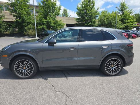 Used 2022 Porsche Cayenne S AWD/4WD image 6