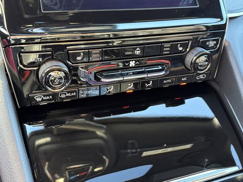 New 2025 Jeep Grand Cherokee L Laredo w/ Luxury Tech Group I image 37