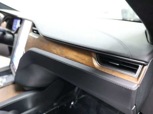 Used 2018 Tesla Model S 75D image 35