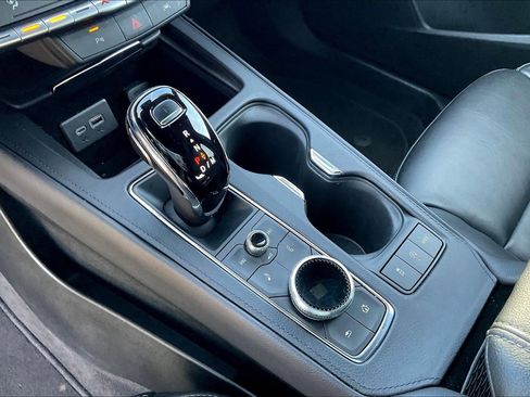 Used 2023 Cadillac XT4 Premium Luxury image 17