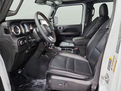 Used 2024 Jeep Wrangler Sahara AWD/4WD image 13