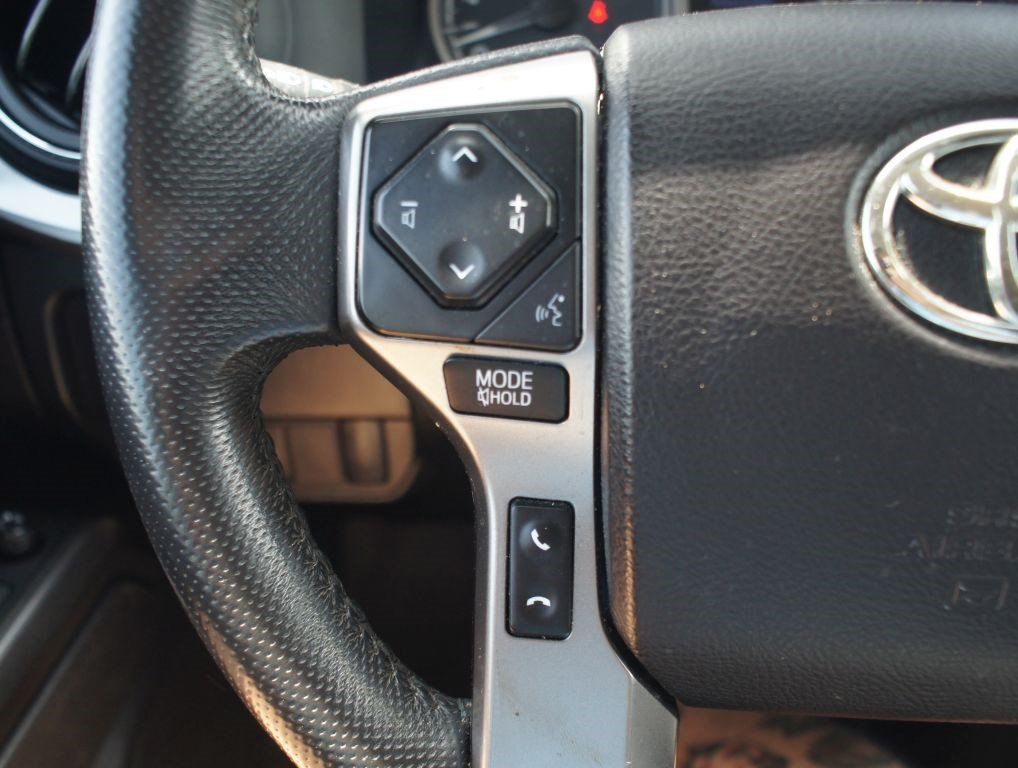 Used 2021 Toyota Tacoma SR5 RWD image 7