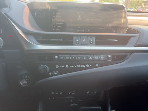 Used 2020 Lexus ES 350 F Sport w/ Accessory Package FWD image 15
