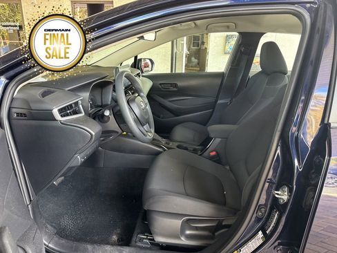 Used 2022 Toyota Corolla LE image 11