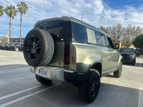 Used 2023 Land Rover Defender 110 S AWD/4WD image 3