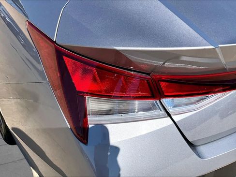 Used 2026 Hyundai Elantra SE FWD image 27