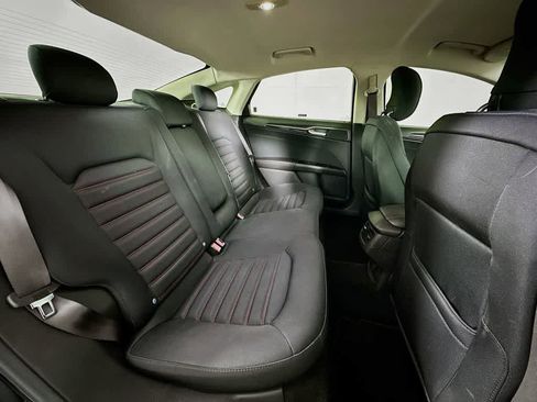 Used 2013 Ford Fusion SE image 30