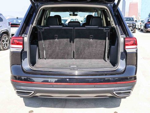 Certified 2021 Volkswagen Atlas SE image 28