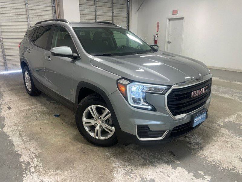 Certified 2024 GMC Terrain SLE w/ Driver Convenience Package image 1