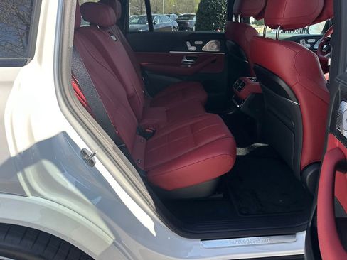 New 2026 Mercedes-Benz GLS 580 4MATIC image 17
