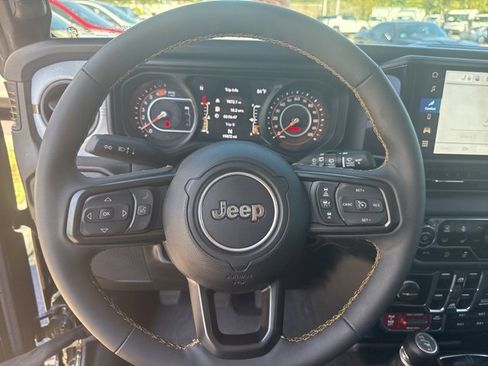 Used 2024 Jeep Wrangler Willys image 14
