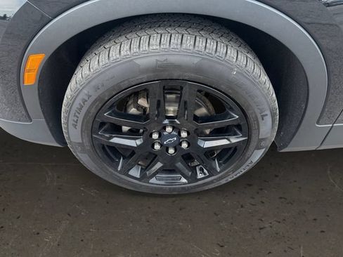 Used 2019 Chevrolet Blazer LT w/ Sound & Technology Package AWD/4WD image 9