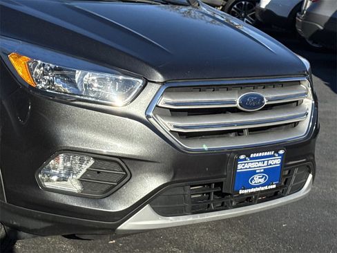 Used 2019 Ford Escape SE image 15