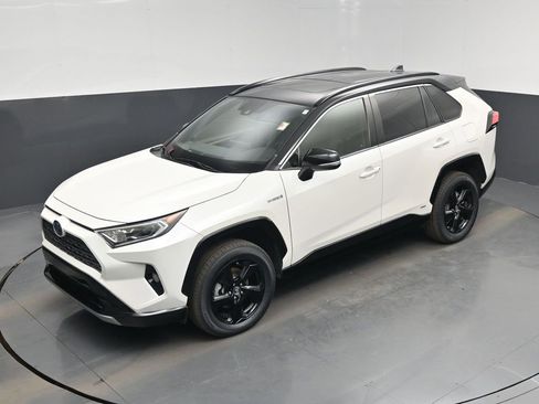 Used 2019 Toyota RAV4 XSE image 40