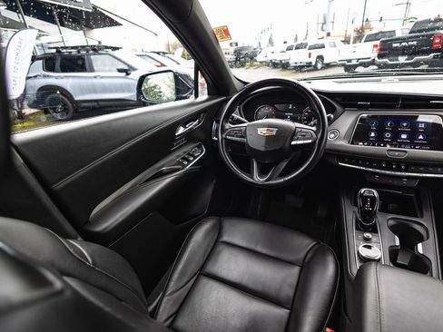 Used 2023 Cadillac XT4 Premium Luxury image 23