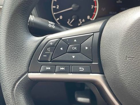 Used 2023 Nissan Altima 2.5 SV image 12