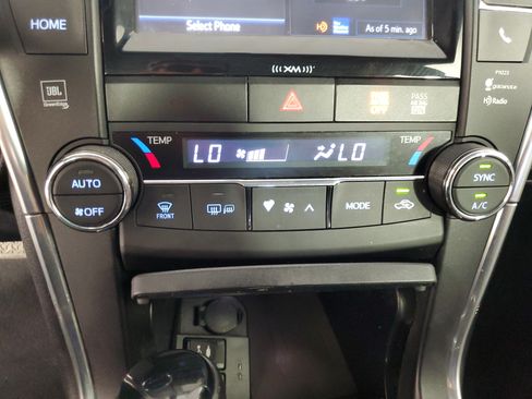 Used 2017 Toyota Camry XSE w/ Moonroof Package FWD image 20
