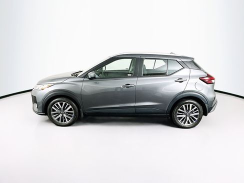 Used 2024 Nissan Kicks SV image 4