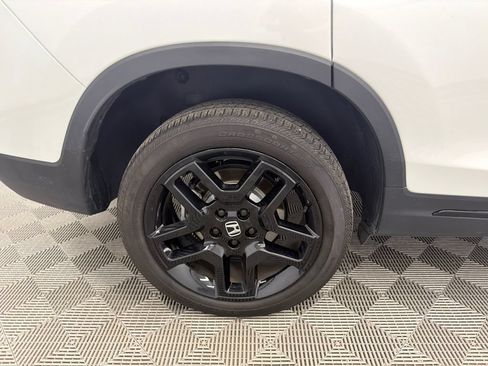 Used 2024 Honda Passport Black Edition image 19