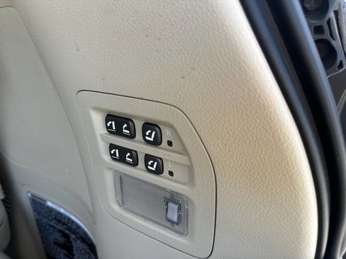 Used 2013 Lexus LX 570 4WD w/ Luxury Pkg image 25