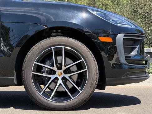 Used 2026 Porsche Macan AWD/4WD image 12