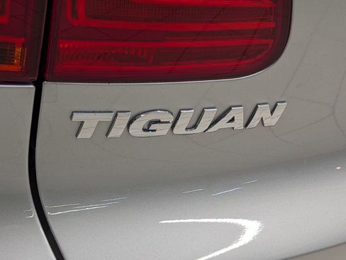 Used 2017 Volkswagen Tiguan Wolfsburg Edition image 31