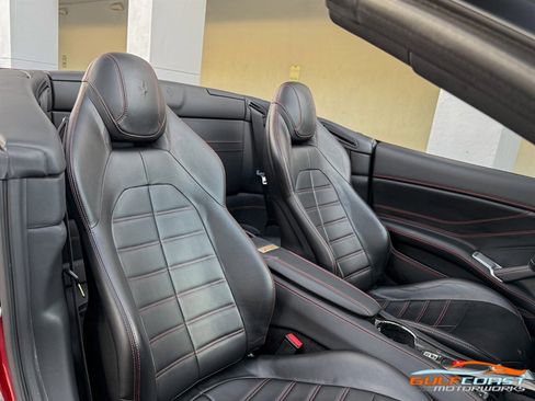 Used 2016 Ferrari California T image 32