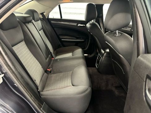 Used 2018 Chrysler 300 Touring image 34