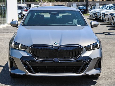 New 2027 BMW 530i w/ M Sport Package RWD image 2