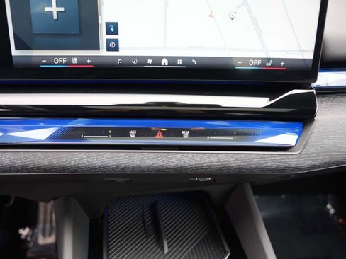 Used 2025 BMW i5 eDrive40i w/ M Sport Package image 21