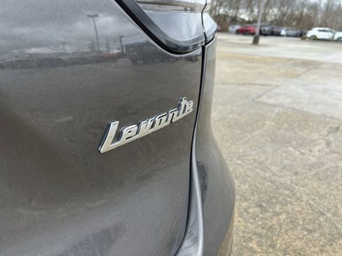 Used 2022 Maserati Levante Modena image 32