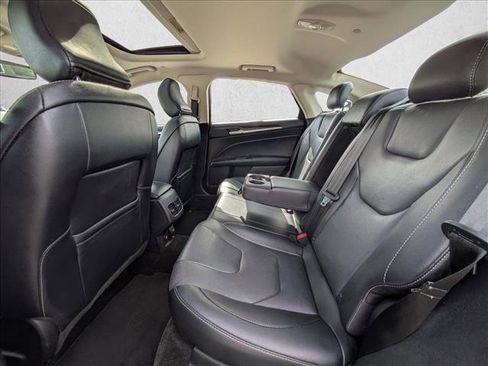 Used 2017 Ford Fusion Titanium image 21