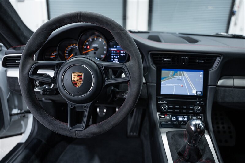 Used 2018 Porsche 911 GT3 RWD image 45