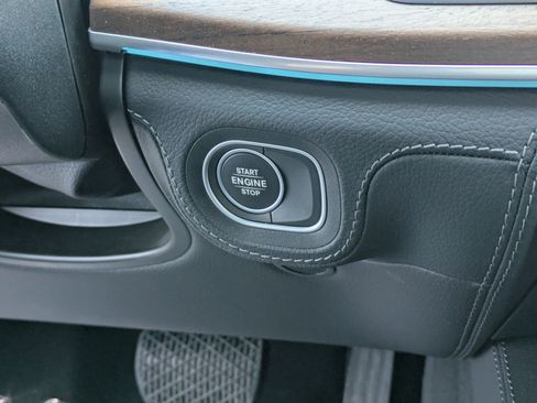 Used 2025 Mercedes-Benz GLE 450e 4MATIC image 19