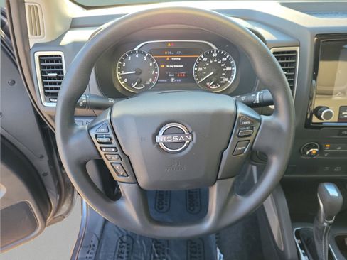 Used 2024 Nissan Frontier SV image 24