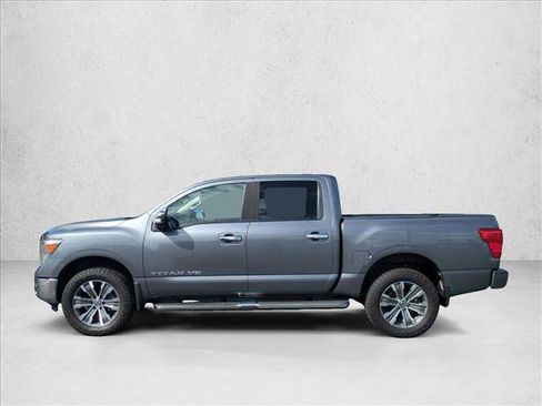 Used 2018 Nissan Titan SL AWD/4WD image 9
